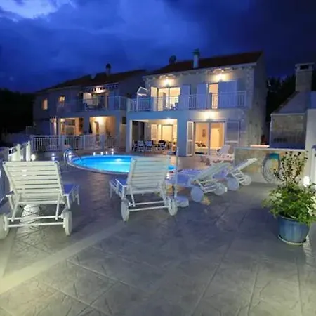 Villa Elegant In Brac With Private Pool Sumartin